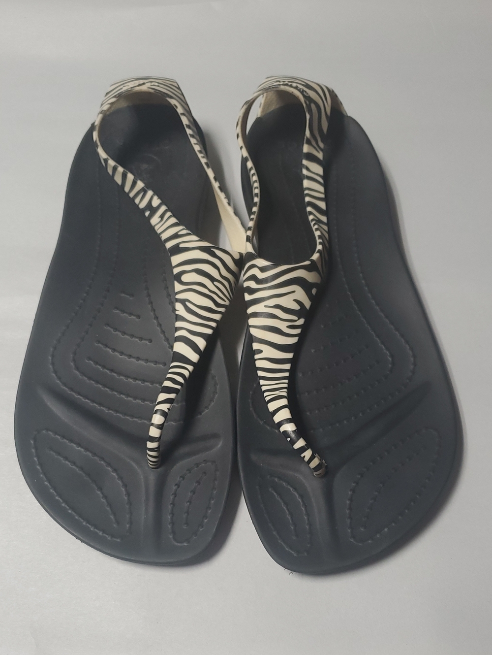 CROCS Sexi Flip Flops Serena Comfort T-Strap Thong Slip On Zebra-Print Sandals 8